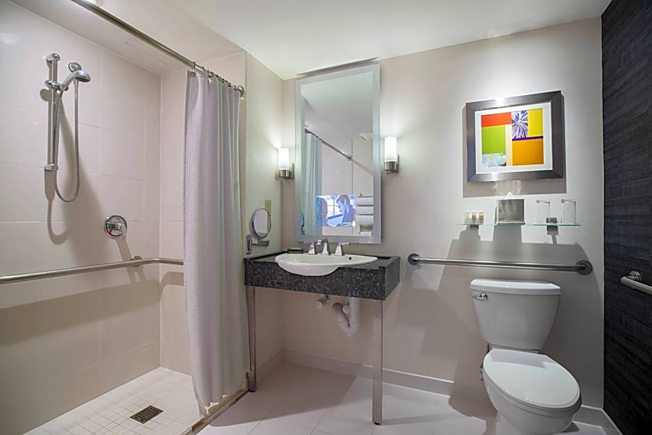 Renaissance by Marriott Schaumburg Convention Center Hotel