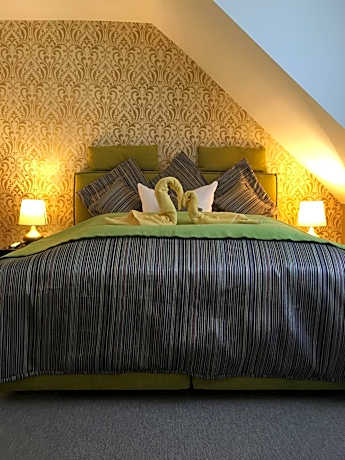 Apartment with Garden View