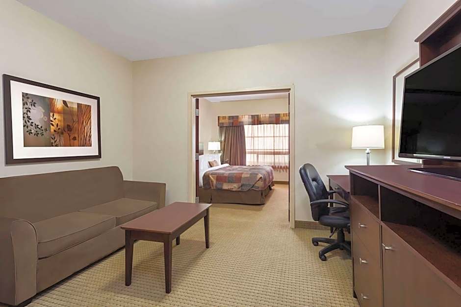 Photo 1 of 4 of 1 King Bed Suite
