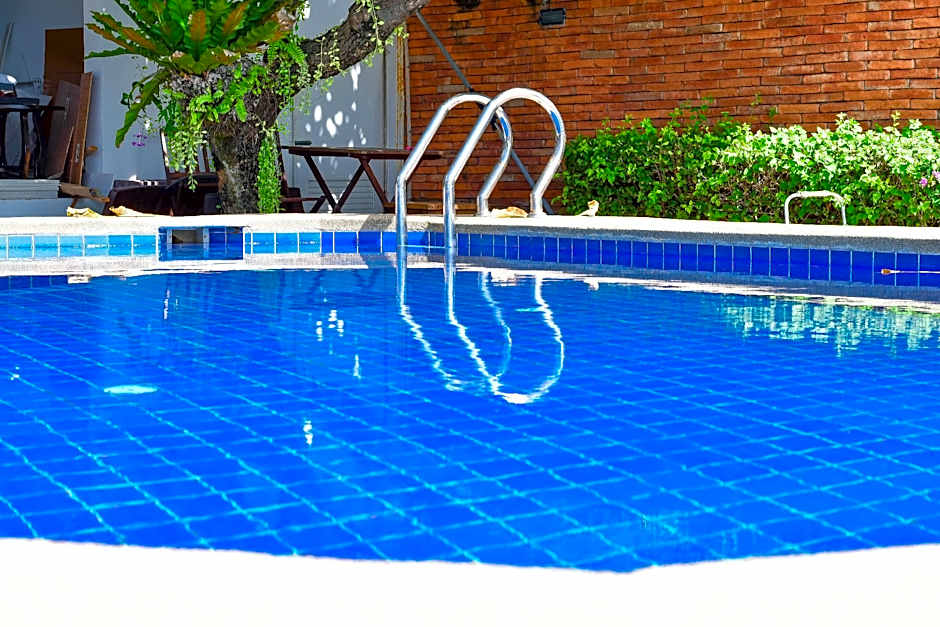 Sea Memories White Sand Beach Hotel