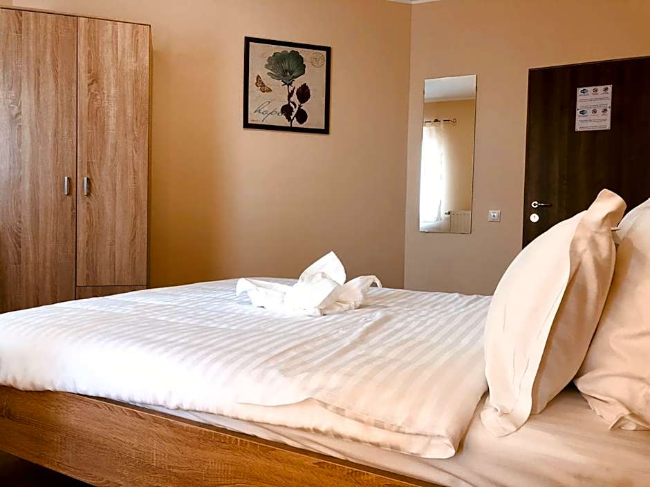 Monte Carlo Palace Rooms