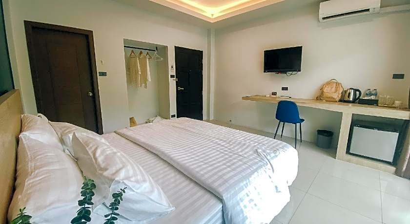 Tall Tree Poshtel Phuket