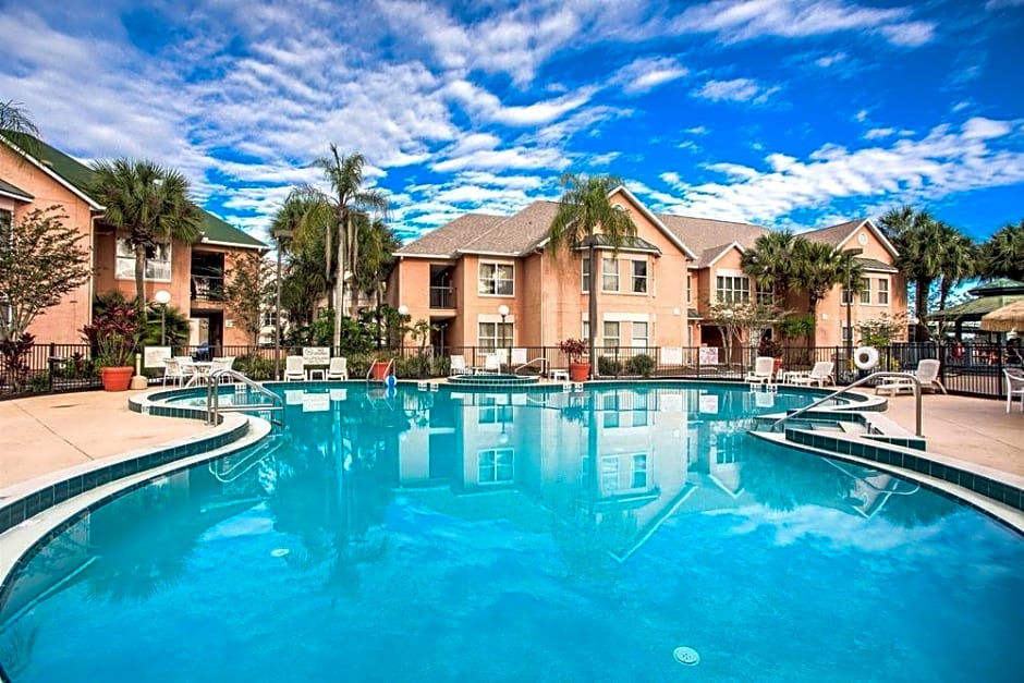 Palms Hotel and Villas