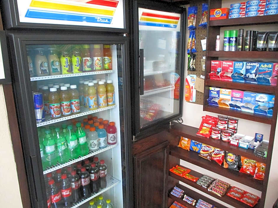 Days Inn & Suites by Wyndham Sam Houston Tollway