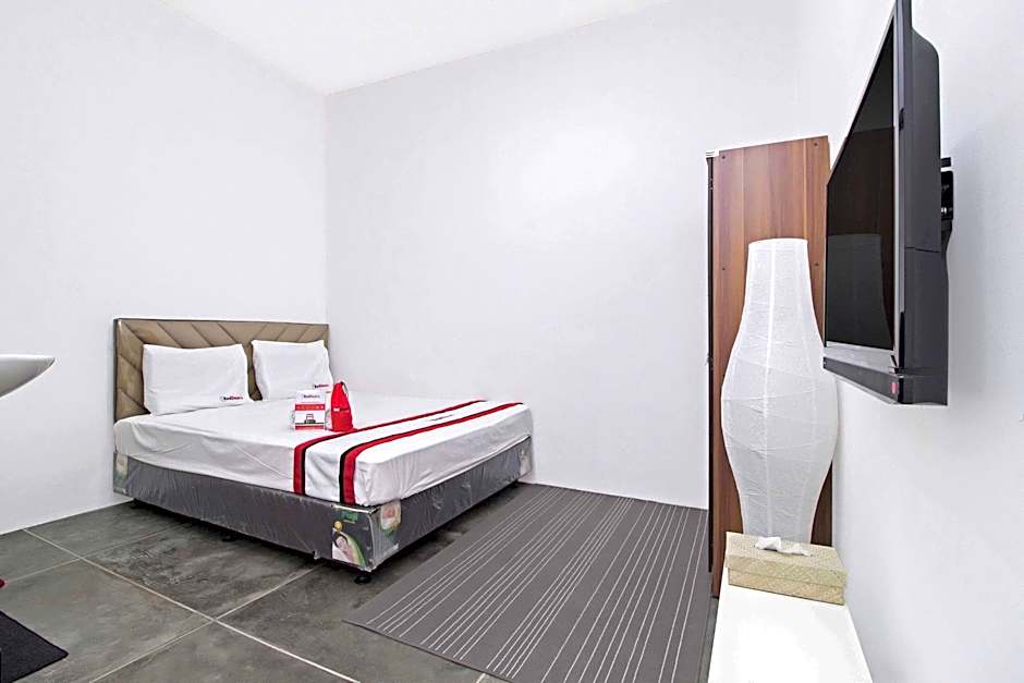 RedDoorz @ Radio Dalam