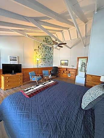 Yardarm Motel