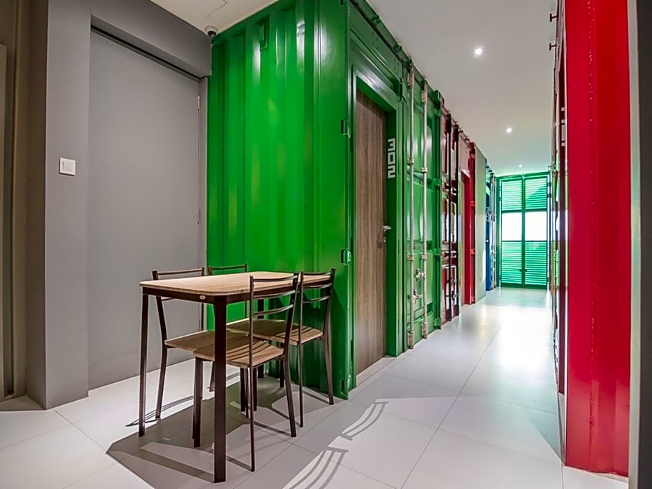 RedDoorz near Taman Rejomulyo