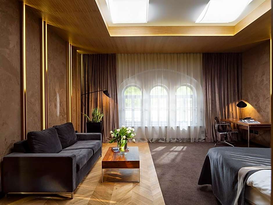 City Park Hotel & Residence