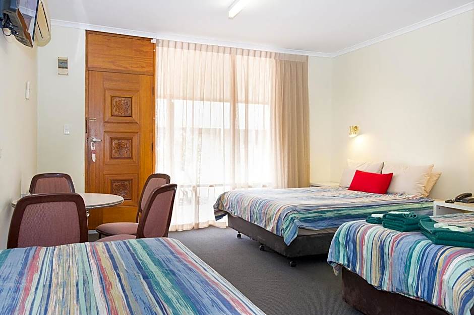 The Standpipe Golf Motor Inn