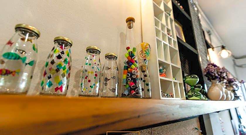 Post Factory Bed & Breakfast Hostel