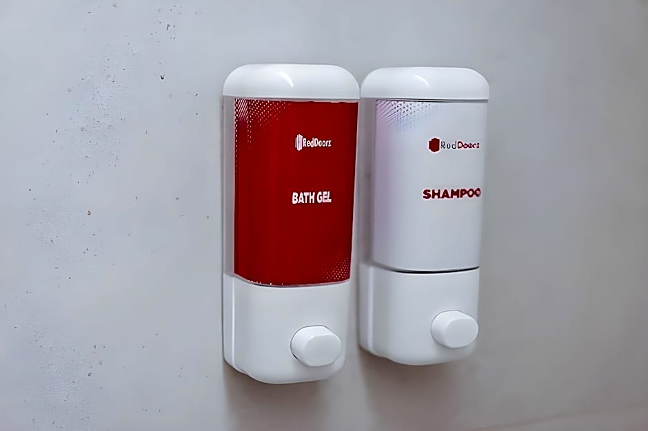 RedDoorz @ Ledesco Avenue Lapaz Iloilo