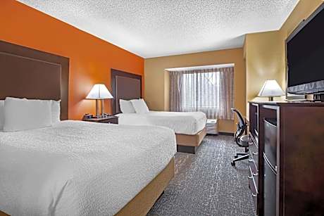 Accessible - 2 Queen Mobility Accessible Roll In Shower Wi-Fi Non-Smoking Full Breakfast