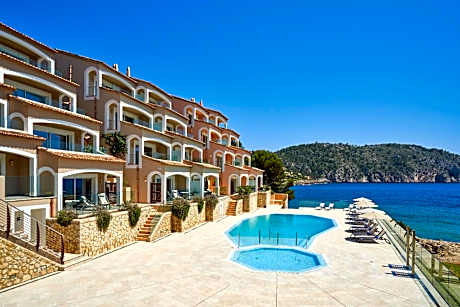 Bahia Camp de Mar Suites