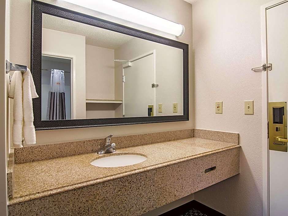 Wingate by Wyndham Brunswick GA / I-95