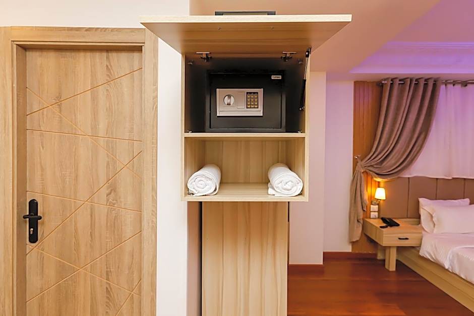 Pyramid Edge Hotel & Exclusive Pyramids View Rooftop