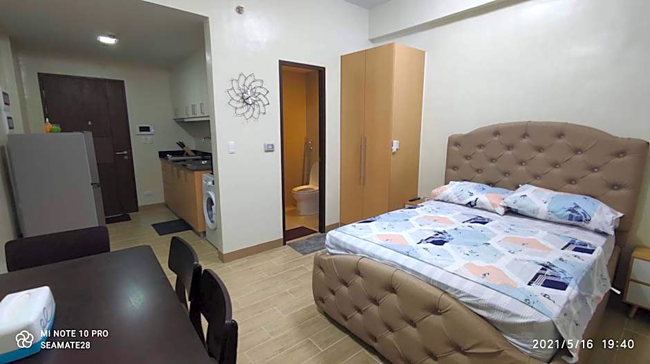 Iloilo Staycation with a Pool, Gym and Playroom