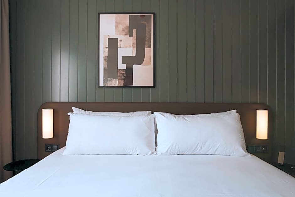 Honest Budapest by Chic & Basic