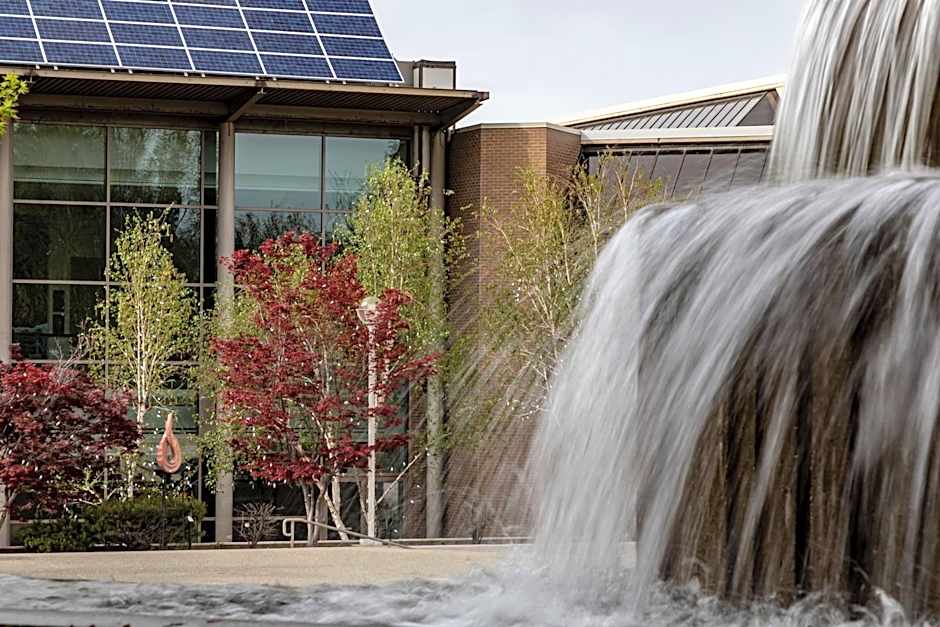 Coast Wenatchee Center Hotel