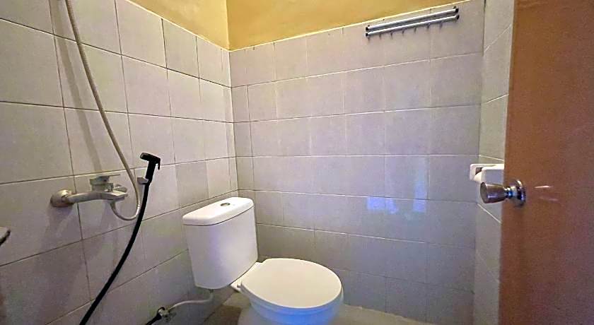 Mongan Homestay Beside The Belulang Hot Spring