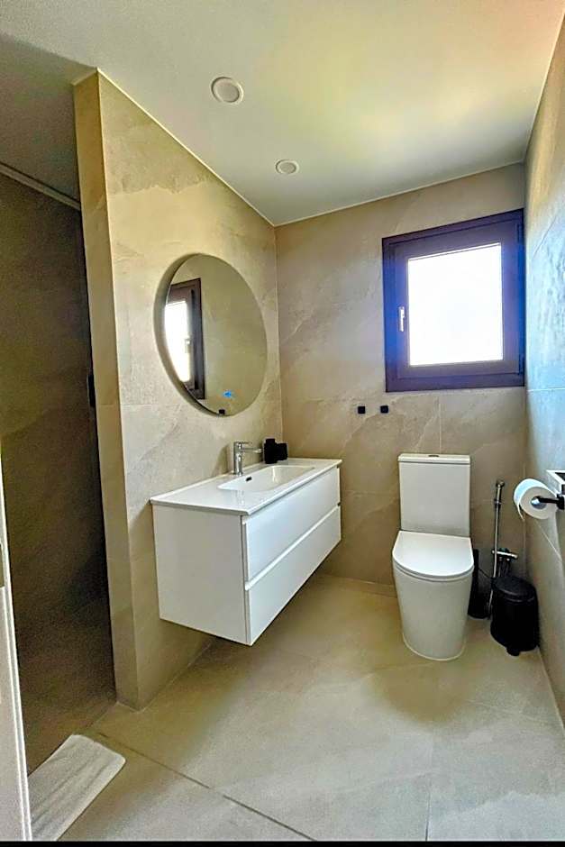 Pigeon Beach Hotel Apartments