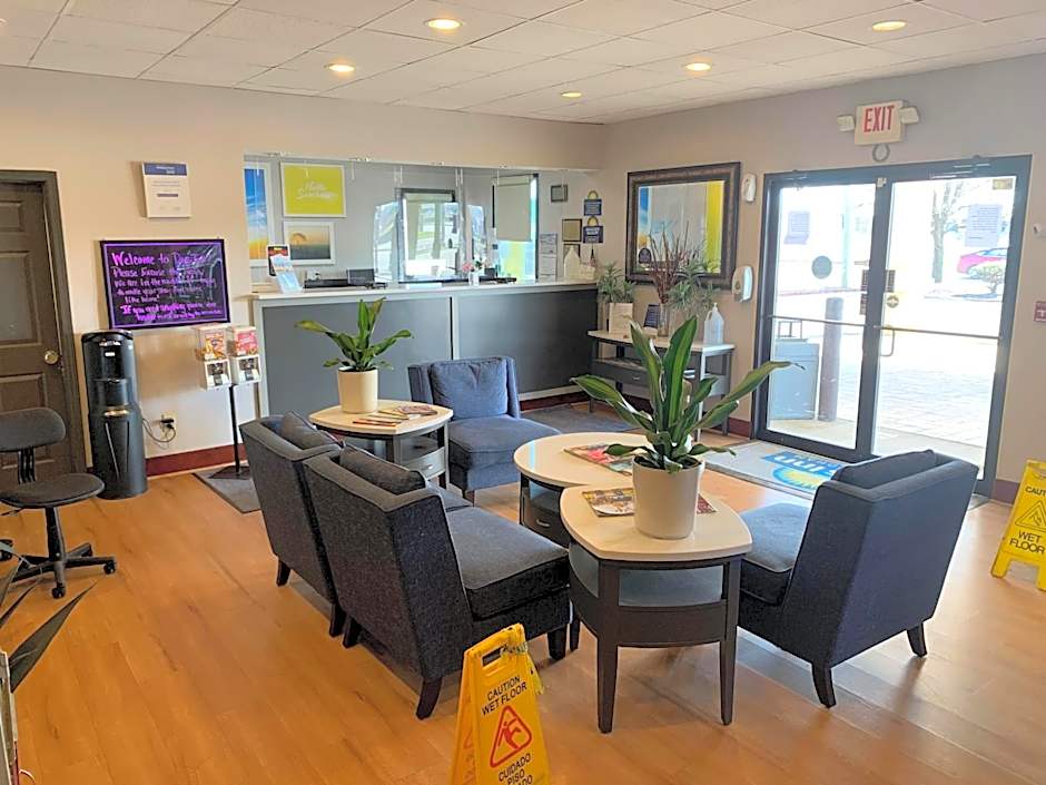 Days Inn by Wyndham Louisville Airport Fair and Expo Center