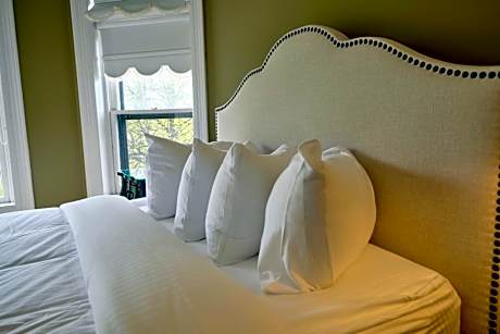 Rehm House Two Queen Suite