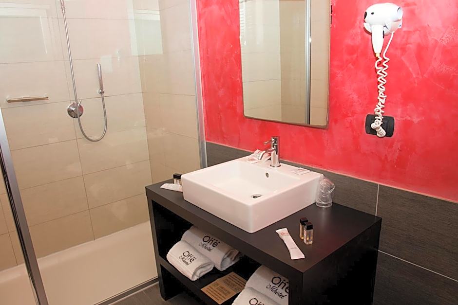 OneMhotel
