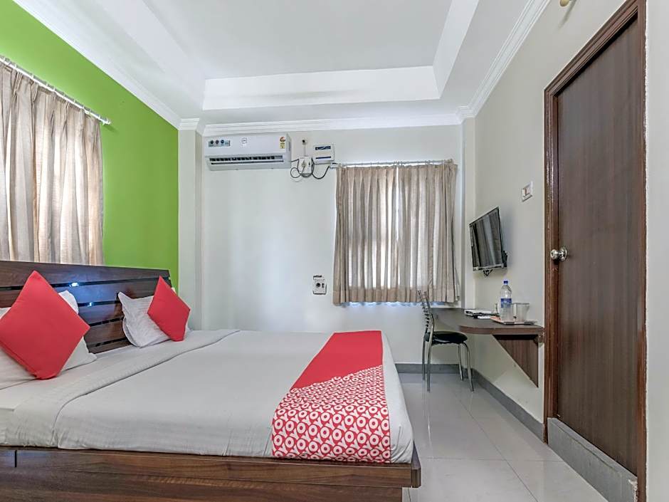 Super OYO Capital O Alpine Glow Sunrise Near Hyderabad Public School