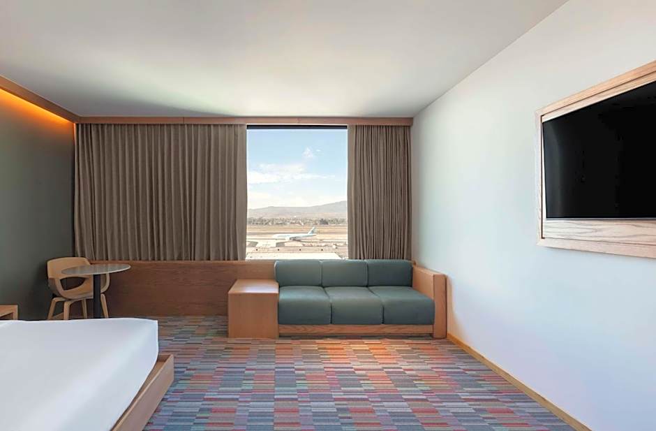 Hilton Garden Inn Guadalajara Airport