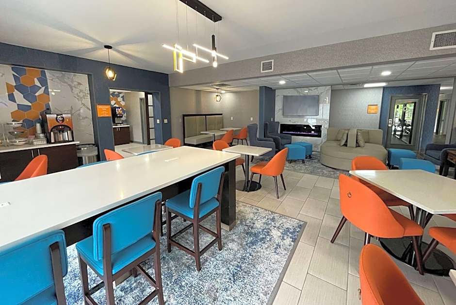 La Quinta Inn & Suites by Wyndham Fayetteville I-95
