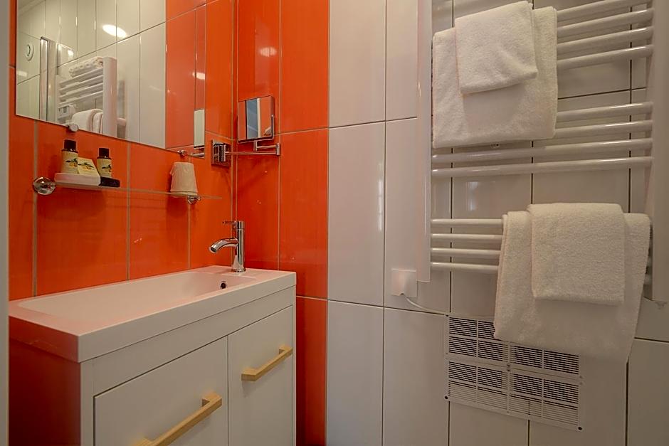 Logis Hôtel Restaurant L'Essille