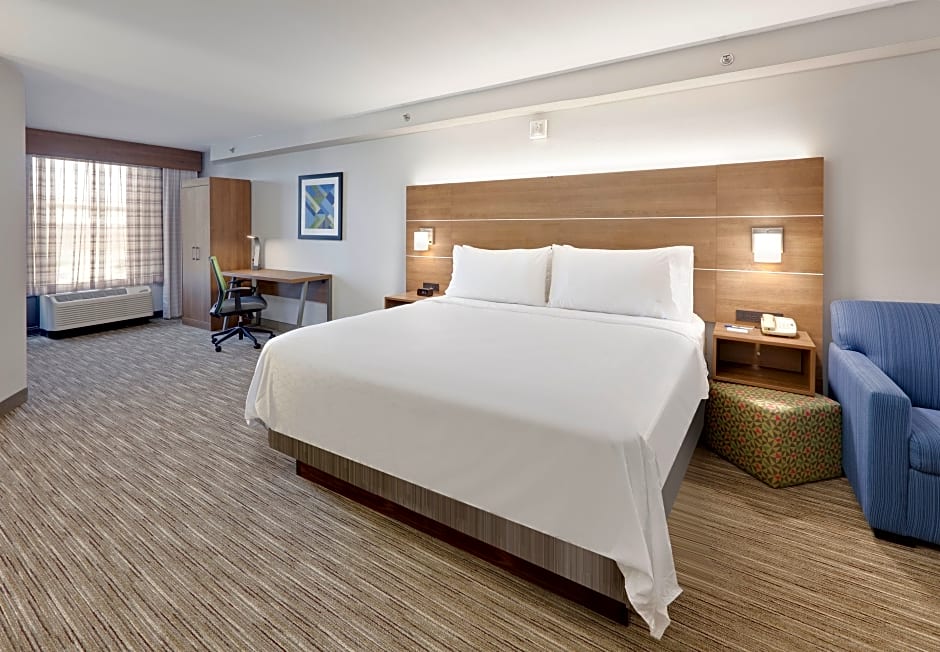 Photo 1 of 5 of Standard Suite