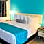Howard Johnson Suites by Wyndham San Diego Chula Vista/BayFt