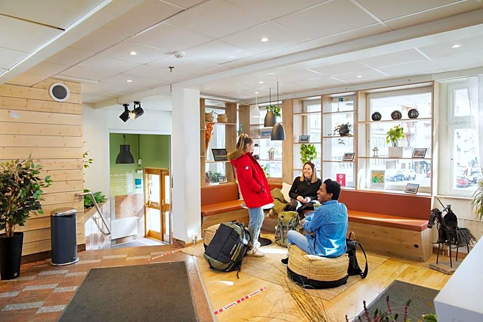 Slottsskogens Hostel