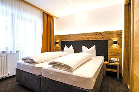 Basic Double Room with Balcony