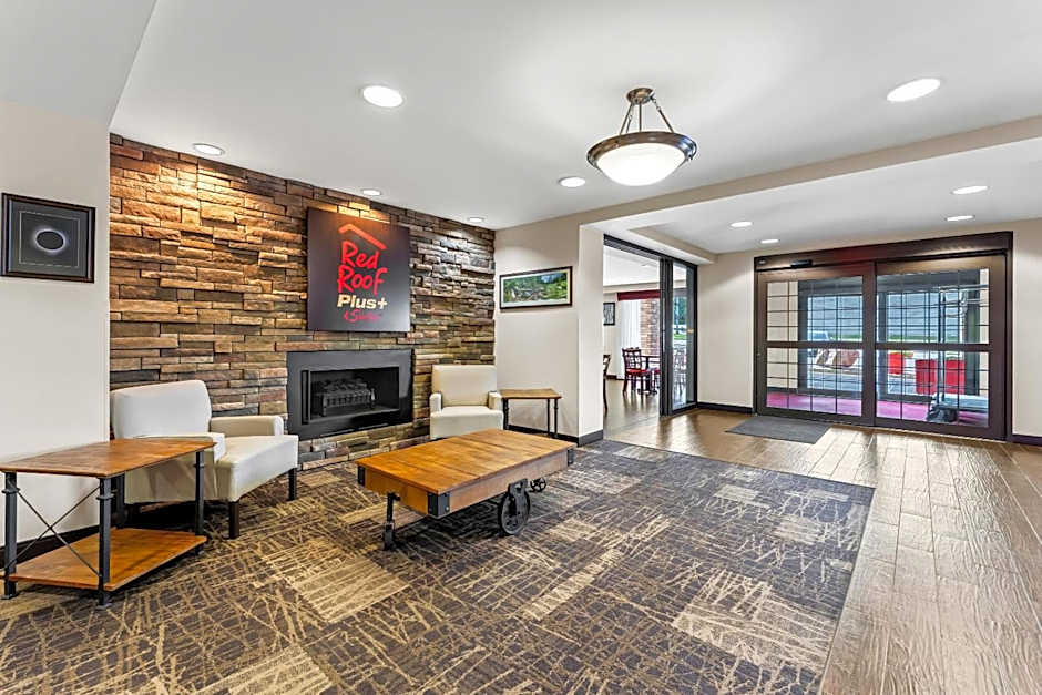 Red Roof Plus+ & Suites Malone