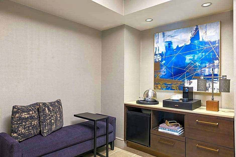 Renaissance Los Angeles Airport Hotel