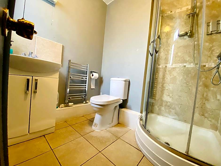 Hollybush Guest House