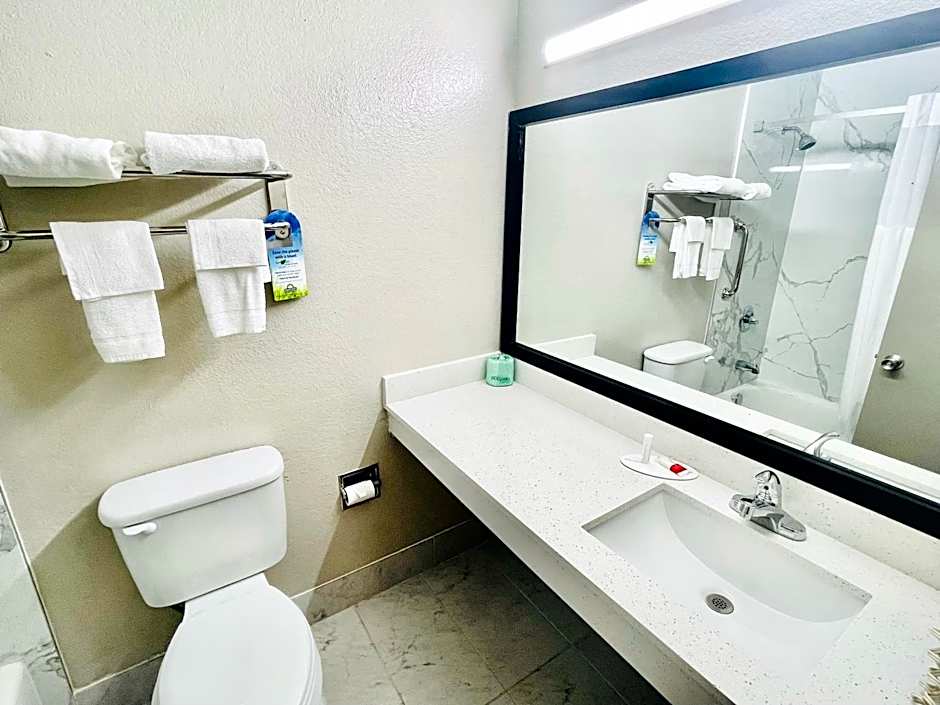 Days Inn by Wyndham Burleson Ft. Worth