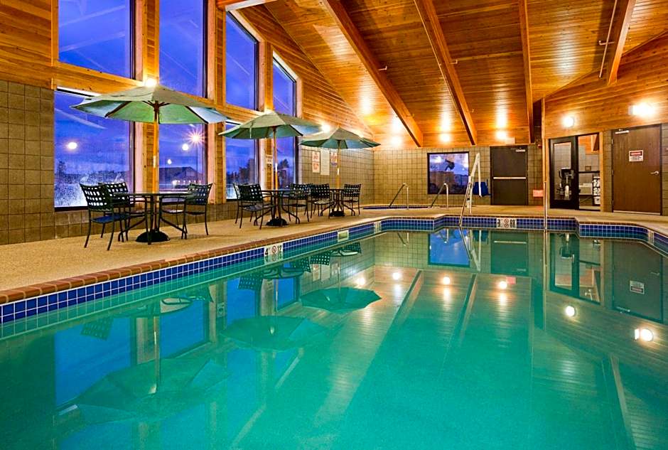 AmericInn by Wyndham Thief River Falls