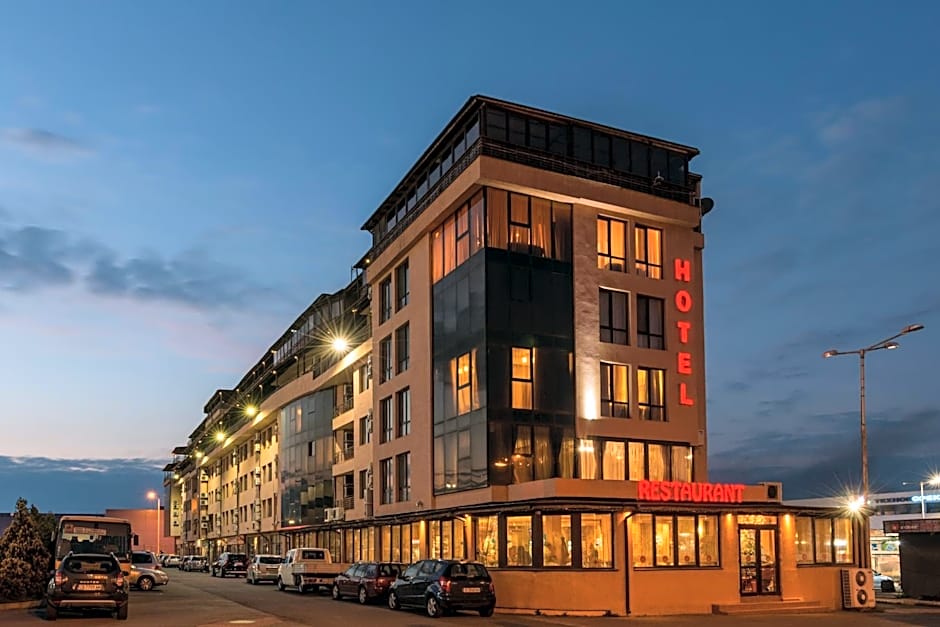 Avenue Hotel