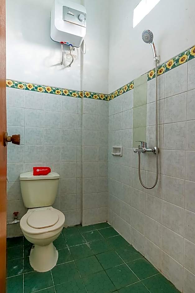 RedDoorz Syariah near Gor Ken Arok