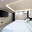 Avenue Hotel