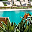 Bitzaro Grande Hotel & Suites