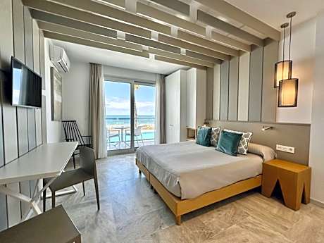 Studio with Sea View (2 Adults)