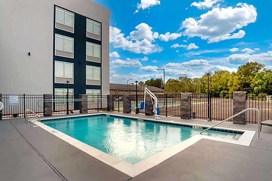 Best Western Plus Mobile Inn and Suites