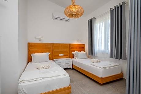 Two-Bedroom Deluxe Apartment with Ocean View