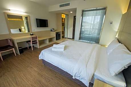 Deluxe King Room