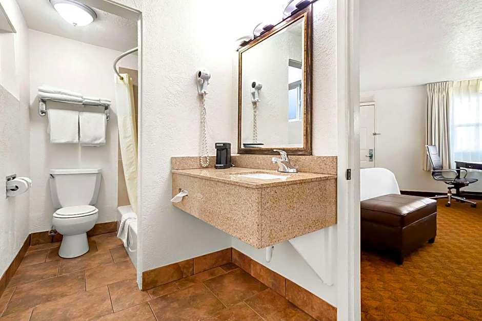 Quality Inn Port Angeles - near Olympic National Park