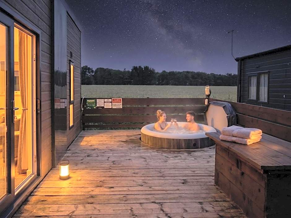 Black Bull Retreat, Barmston with Private Hot Tubs